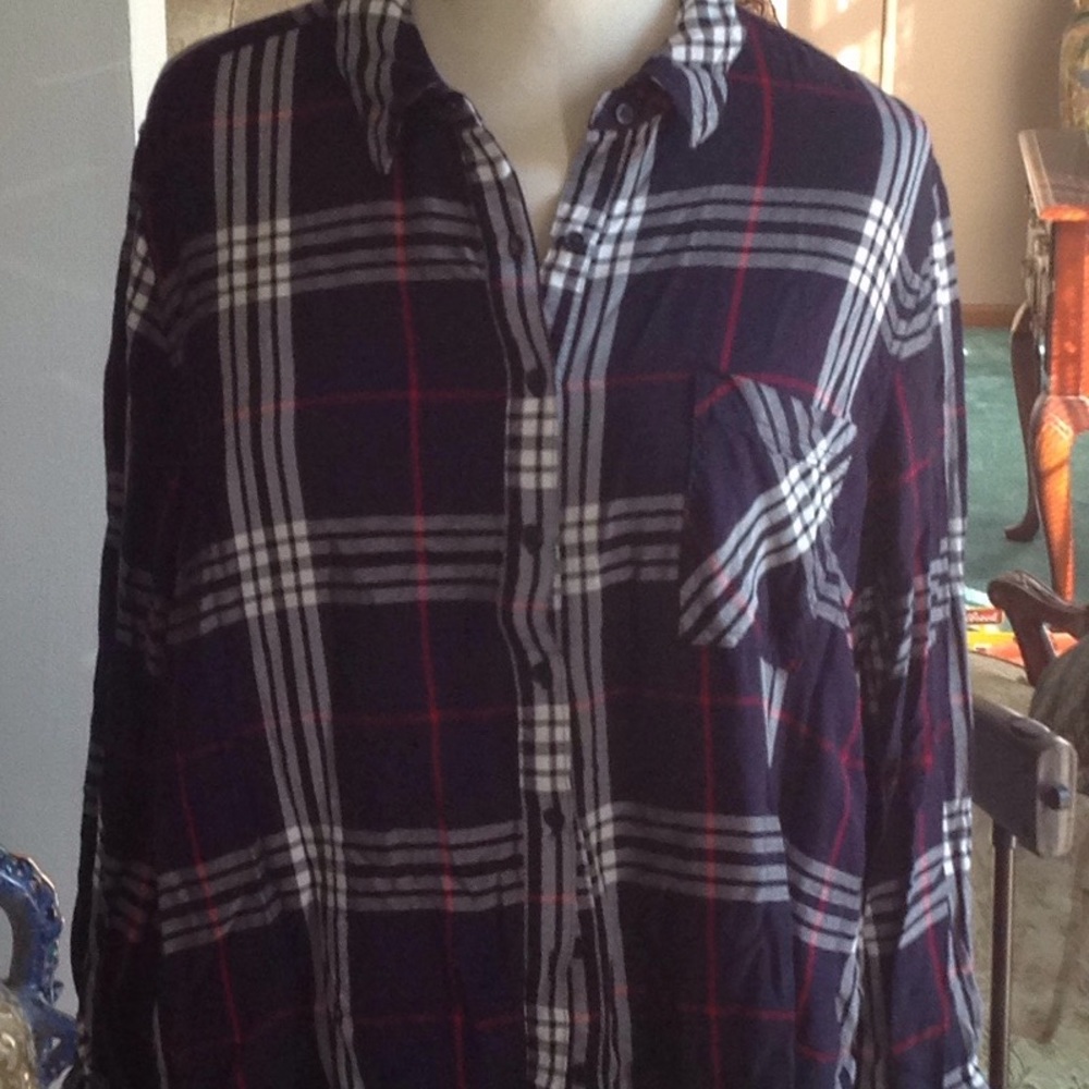 Como Vintage longed sleeved blouse.